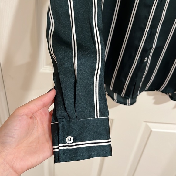 FOREVER 21 SILKY DARK GREEN BUTTON DOWN - Picture 3 of 4